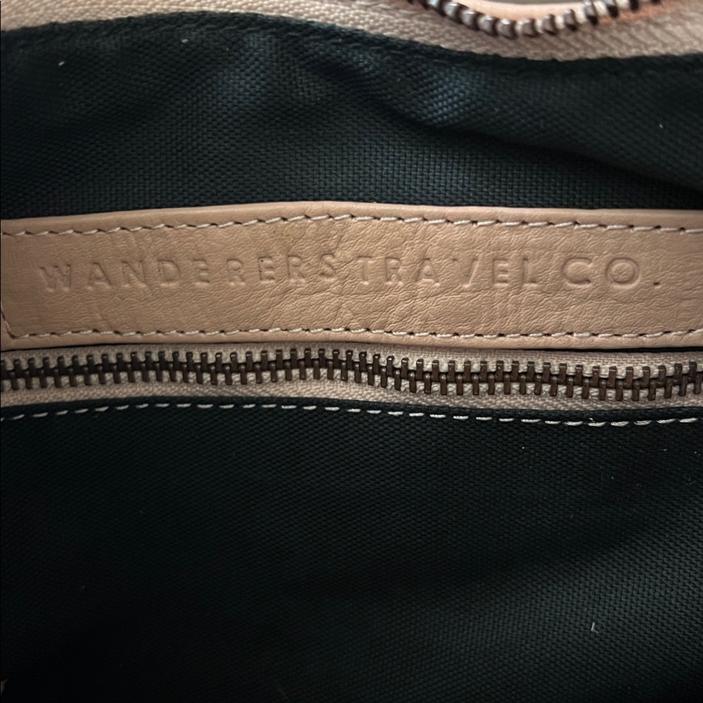 Wanderers Santorini Crossbody Leather Bag - Picture 5 of 5